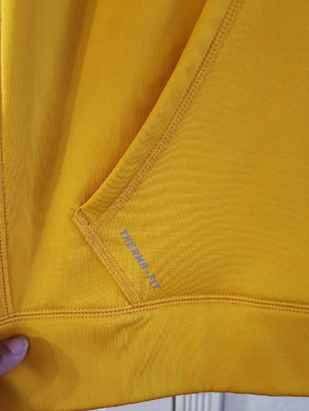 Nike Men's Therma-FIT Pullover Hoodie Yellow Sz XL EUC Nike Hoodie Activewear - Picture 4 of 9